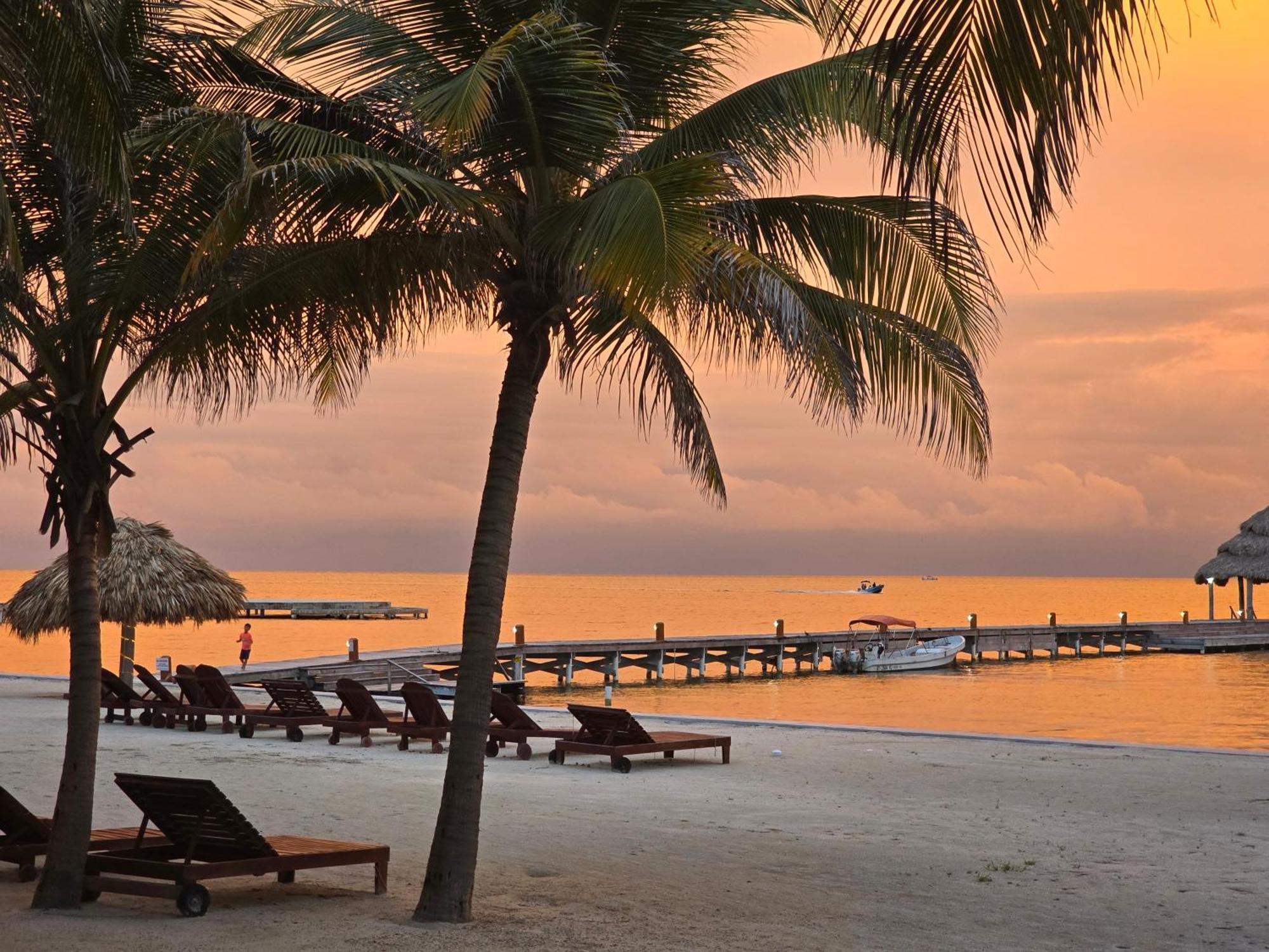 Xanadu Island Resort 산페드로 외부 사진